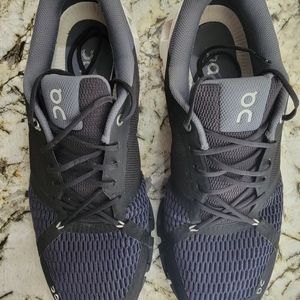 Mens on cloud running shoes size 13